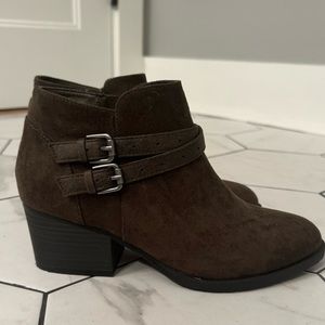 Olive Green Size 7.5 Sonoma Boots